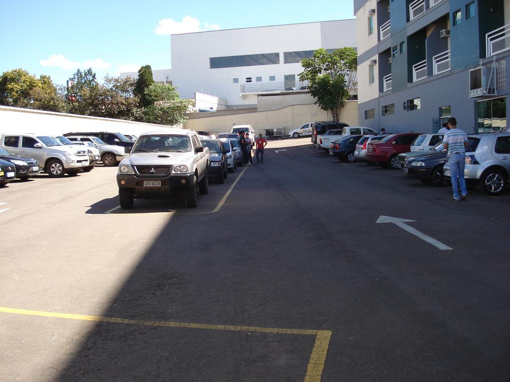 Podium Apart Hotel Varginha  Exterior photo
